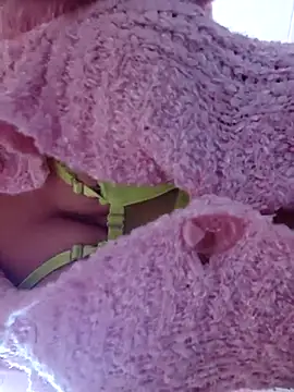 Snapshot of Sara69sexy chatting on November 24, 2025, 11:54 am Sara69sexy online show from November 24, 2025, 11:54 am