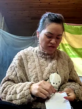 hotel222 online show from November 26, 2025, 12:55 am