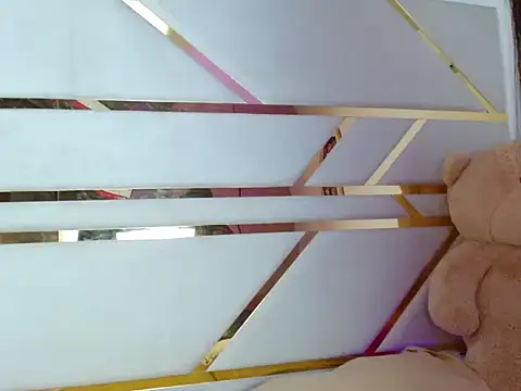 emiirosse online show from December 17, 2025, 2:06 am