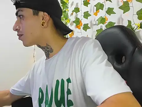 Snapshot of beatandtalk chatting on November 30, 2025, 4:22 pm beatandtalk online show from November 30, 2025, 4:22 pm