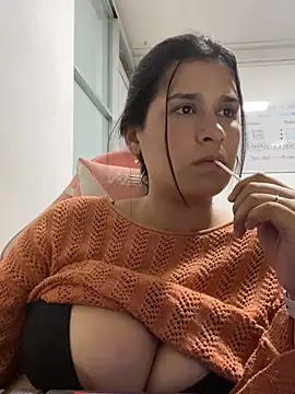 ArinaFoxx online show from November 22, 2025, 4:55 am