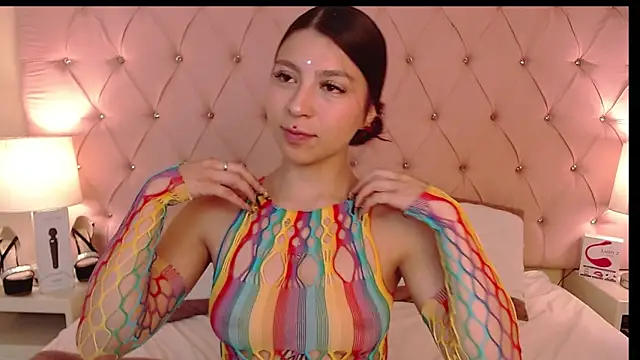 Snapshot of Hillary_Thomson chatting on November 25, 2025, 3:12 pm Hillary Thomson online show from November 25, 2025, 3:12 pm