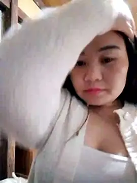 One-two22 online show from November 26, 2025, 1:23 pm