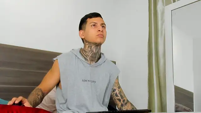 Andrew sanders68 online show from December 2, 2025, 11:45 pm