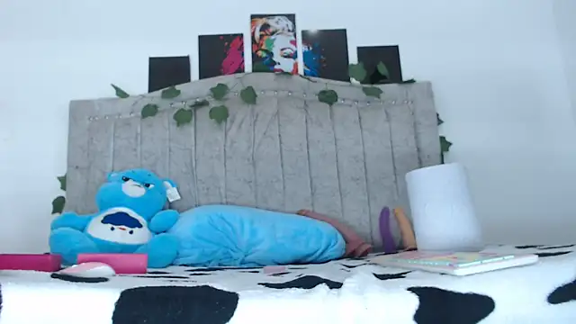 Tinyy Star online show from March 24, 2026, 4:34 pm