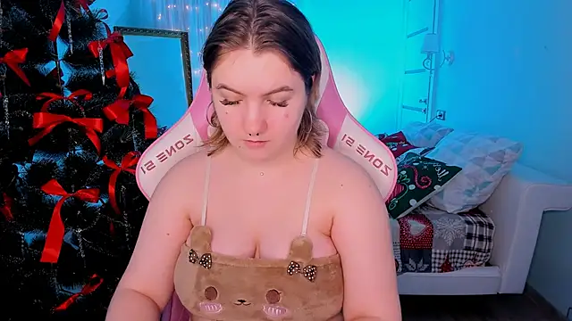 lovelyy julia online show from January 11, 2026, 6:51 am