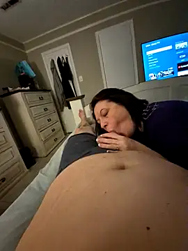 Snapshot of mr_girthyandsweetcheeks chatting on December 3, 2025, 5:59 am mr girthyandsweetcheeks online show from December 3, 2025, 5:59 am