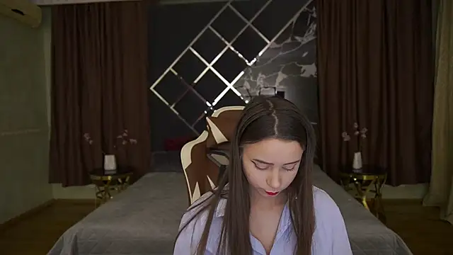 TinyNatalie online show from December 13, 2025, 9:53 pm