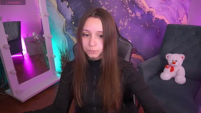 TinyNatalie online show from April 21, 2026, 12:55 pm