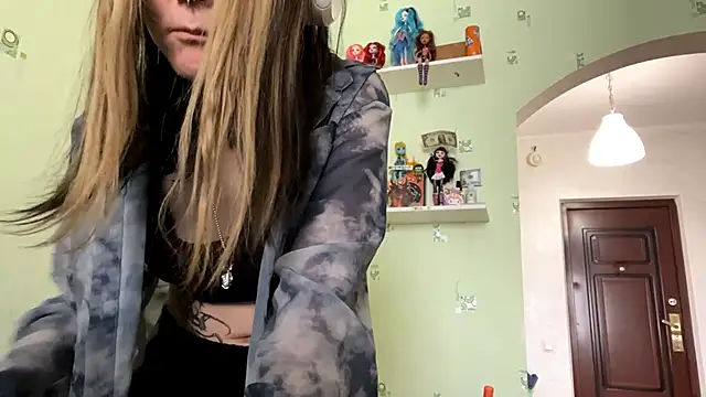 TraceeSchutt online show from January 8, 2026, 11:56 am