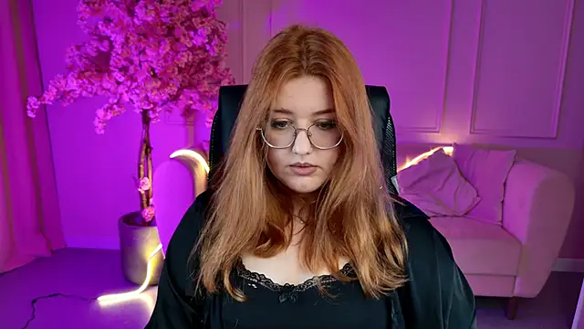 StaceyJensen online show from November 24, 2025, 5:29 am