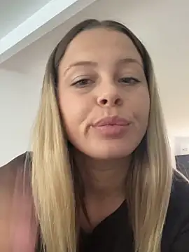 KateAllyaa online show from February 2, 2026, 8:02 am