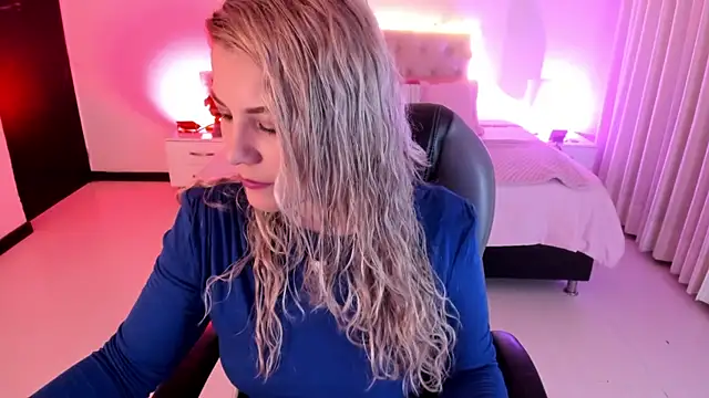 Violeta Hotter online show from December 17, 2025, 11:05 am