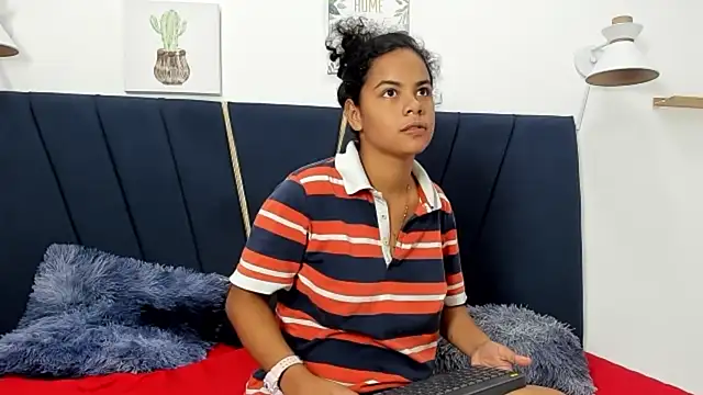 naomi x0 online show from December 16, 2025, 3:06 pm