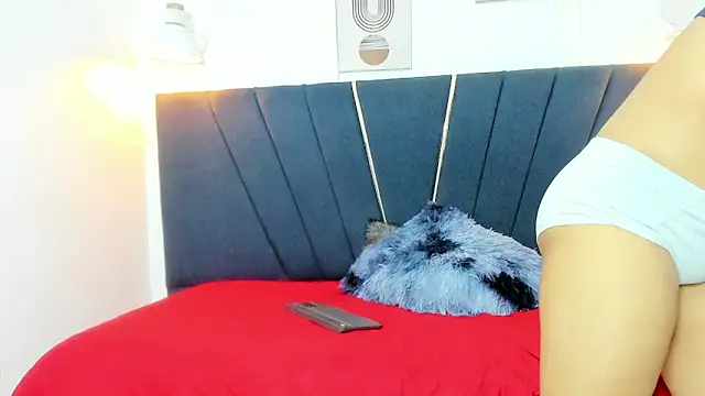 naomi x0 online show from February 7, 2026, 1:26 pm