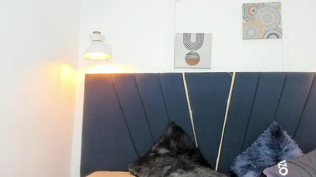 naomi x0 online show from February 18, 2026, 1:29 pm