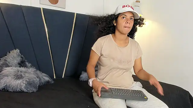 naomi x0 online show from March 4, 2026, 1:17 pm