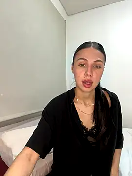 heyitsmia online show from November 25, 2025, 12:43 am