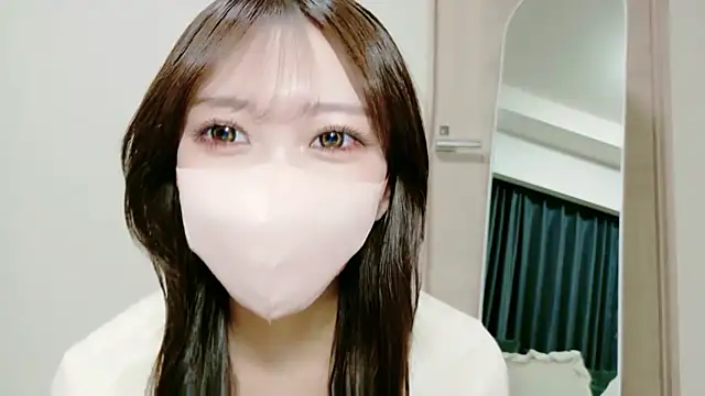 Snapshot of alicechan_v chatting on May 3, 2026, 11:27 am alicechan v online show from May 3, 2026, 11:27 am