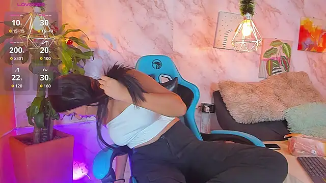 Snapshot of taamy_desire chatting on November 29, 2025, 8:23 pm taamy desire online show from November 29, 2025, 8:23 pm