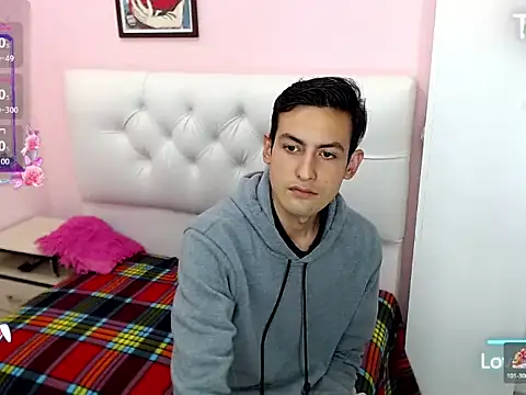 xxxstrongerboyxxx online show from December 2, 2025, 3:12 am