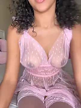 Snapshot of Kiki_hammyy chatting on November 29, 2025, 12:35 am Kiki hammyy online show from November 29, 2025, 12:35 am