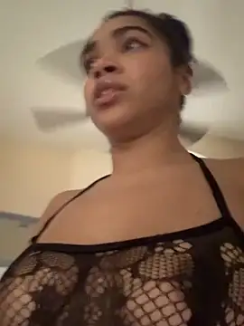 Kiki hammyy online show from April 19, 2026, 7:05 pm