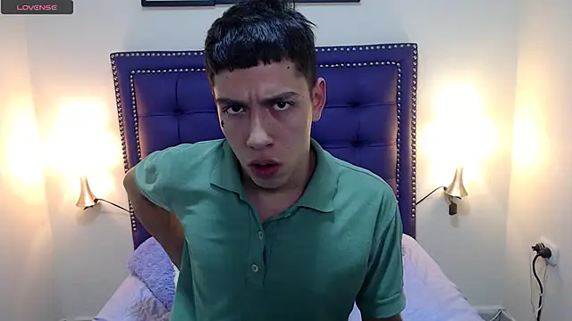 jaxthorn online show from November 27, 2025, 5:48 pm