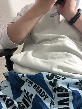 Snapshot of Daisuke_01 chatting on November 26, 2025, 8:21 pm Daisuke 01 online show from November 26, 2025, 8:21 pm