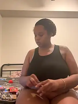 Snapshot of Goldenmami chatting on December 2, 2025, 5:24 am Goldenmami online show from December 2, 2025, 5:24 am