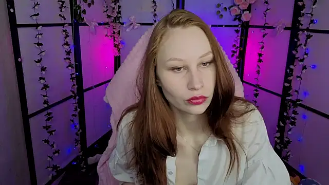 Snapshot of JoanFlare chatting on December 2, 2025, 12:32 pm JoanFlare online show from December 2, 2025, 12:32 pm