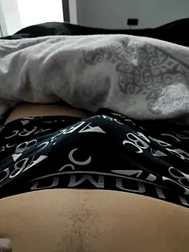 ParejaOcultaXX online show from November 27, 2025, 10:34 pm