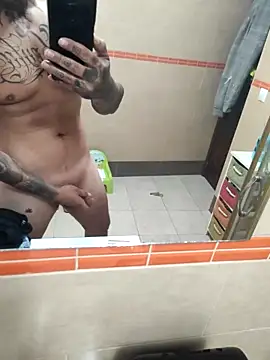 ParejaOcultaXX online show from December 15, 2025, 3:16 pm