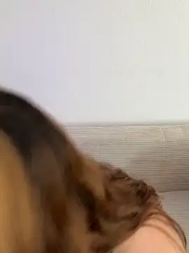 laraslittlesecrett online show from March 1, 2026, 10:28 am