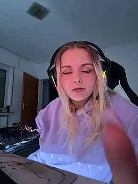 OfflineLizzy online show from March 6, 2026, 2:52 am