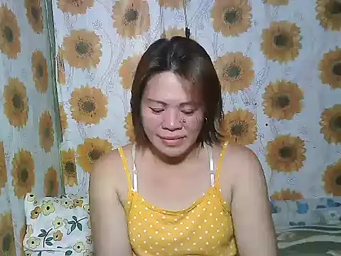 Smilinglovely online show from March 16, 2026, 6:17 am