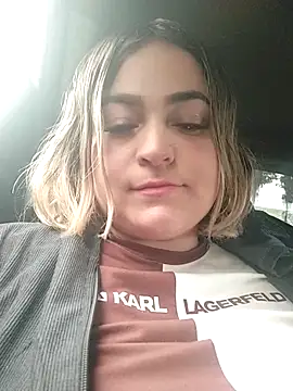 sexy aurora ourdoors online show from November 28, 2025, 3:25 pm