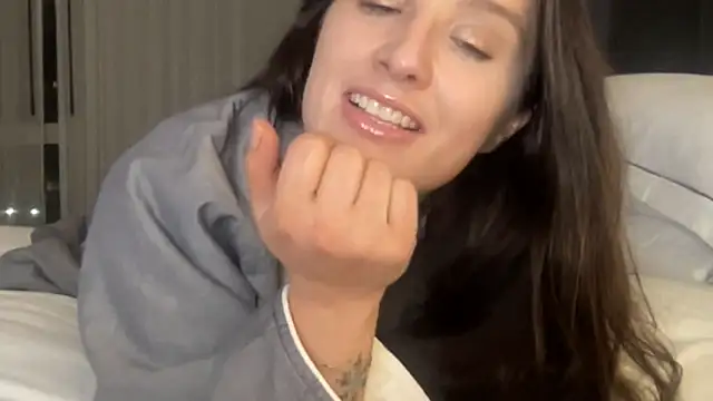 MysteriousMadam online show from April 1, 2026, 12:55 am