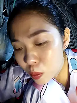 Lin-kute98 online show from April 18, 2026, 1:04 pm