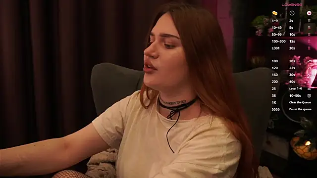 Snapshot of LucyLuice chatting on December 2, 2025, 5:13 am LucyLuice online show from December 2, 2025, 5:13 am