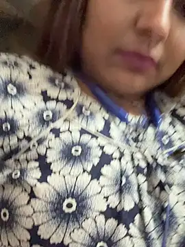 Tamil Smiley Queen online show from January 16, 2026, 6:23 pm