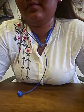 Tamil Smiley Queen online show from April 13, 2026, 12:54 pm