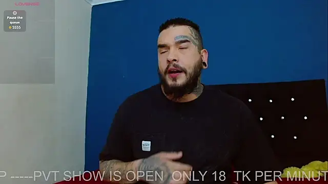 Snapshot of ARIA_AND_NICK chatting on July 27, 2026, 10:17 pm ARIA AND NICK online show from July 27, 2026, 10:17 pm