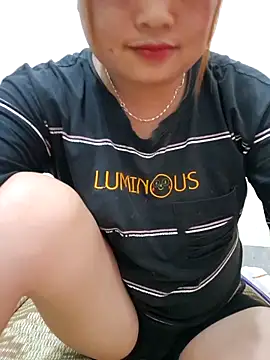 mai-mai-97 online show from April 7, 2026, 3:23 pm