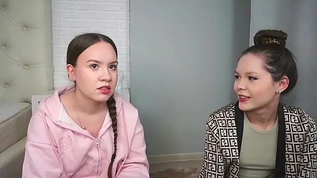 VirginiaRowe online show from January 7, 2026, 1:13 pm