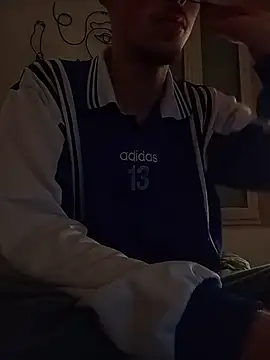 Snapshot of elias_milo chatting on December 1, 2025, 10:37 pm elias milo online show from December 1, 2025, 10:37 pm