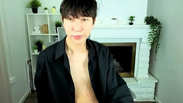 Snapshot of YugoAsian chatting on February 4, 2026, 12:22 pm YugoAsian online show from February 4, 2026, 12:22 pm