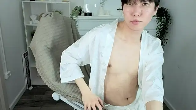 Snapshot of YugoAsian chatting on February 20, 2026, 12:27 pm YugoAsian online show from February 20, 2026, 12:27 pm