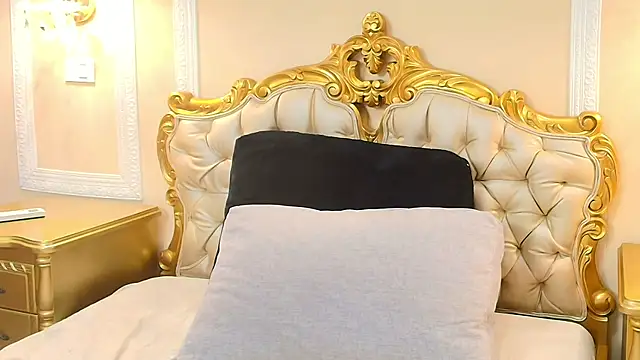 HallieStone online show from March 21, 2026, 12:10 pm