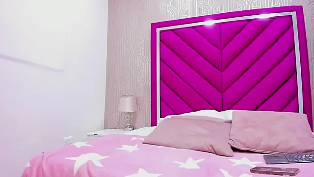 emma cook  online show from January 13, 2026, 7:52 pm